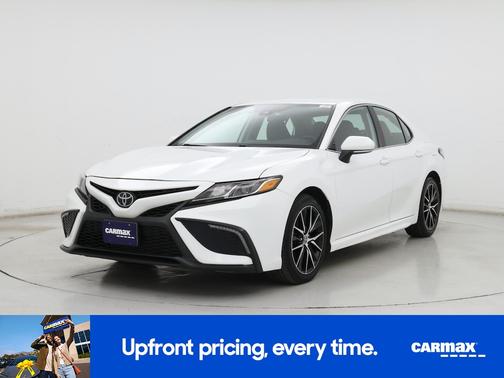 White 2023 Toyota Camry SE