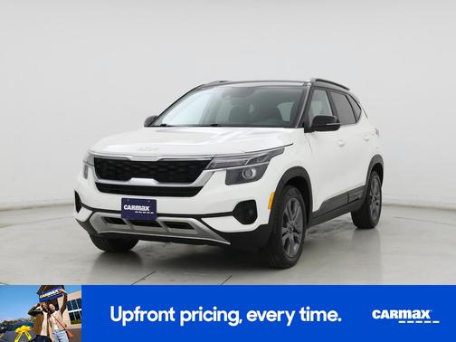White 2022 Kia Seltos S