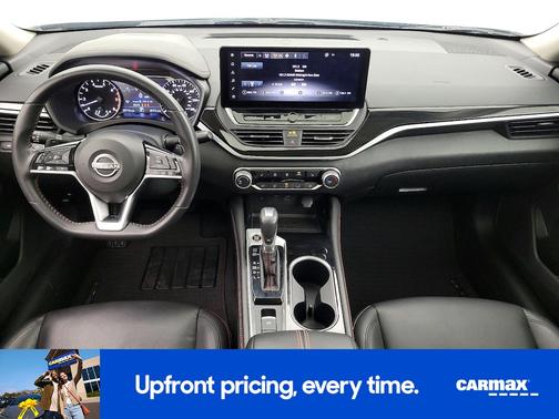 Black 2023 Nissan Altima SR