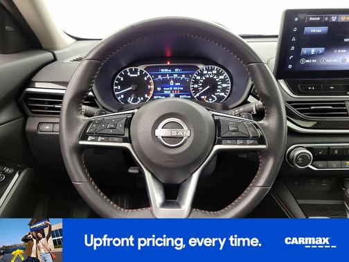 Black 2023 Nissan Altima SR