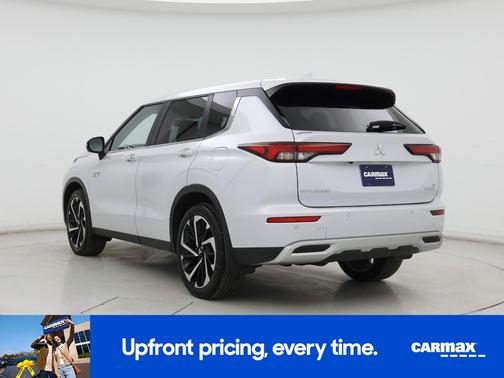 White 2023 Mitsubishi Outlander PHEV SE