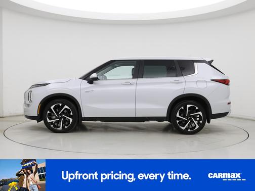 White 2023 Mitsubishi Outlander PHEV SE