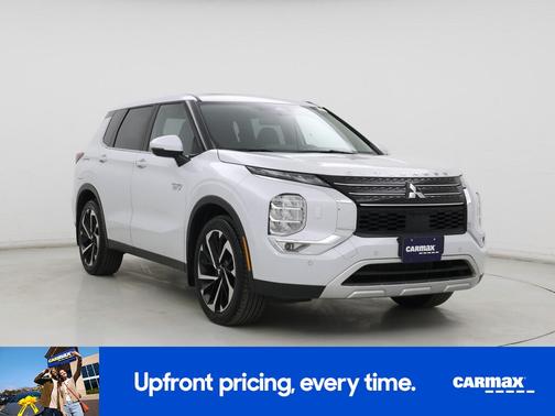 White 2023 Mitsubishi Outlander PHEV SE