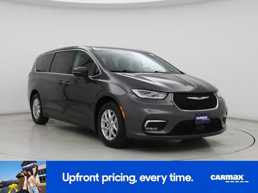 Gray 2023 Chrysler Pacifica Touring L