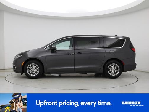 Gray 2023 Chrysler Pacifica Touring L