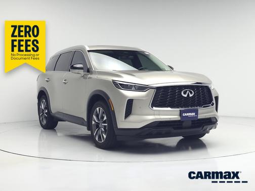 Silver 2023 INFINITI QX60 Luxe