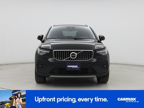 2023 Volvo XC40 B5 Ultimate Bright Theme