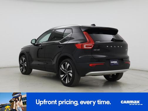 2023 Volvo XC40 B5 Ultimate Bright Theme