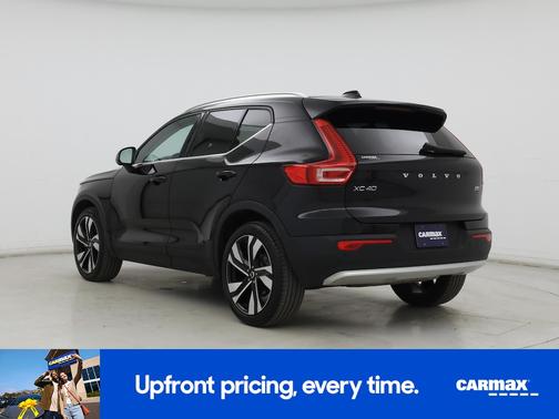 2023 Volvo XC40 B5 Ultimate Bright Theme