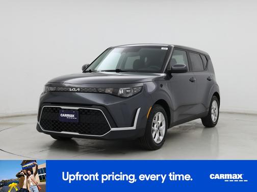 Gray 2024 Kia Soul LX