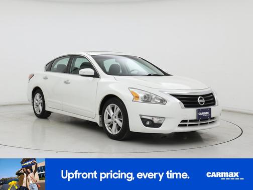 White 2015 Nissan Altima SL