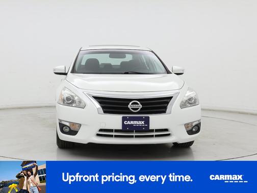 White 2015 Nissan Altima SL