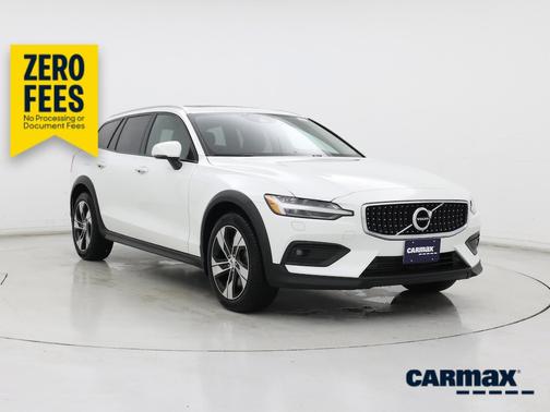 White 2022 Volvo V60 Cross Country T5