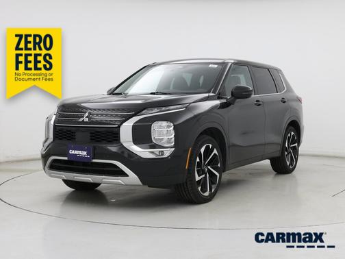 Black 2023 Mitsubishi Outlander SE Black Edition