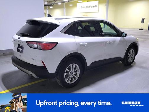 White 2022 Ford Escape SE