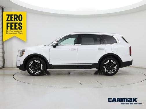 White 2025 Kia Telluride S
