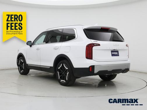 White 2025 Kia Telluride S