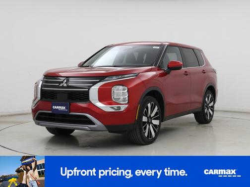 Red 2025 Mitsubishi Outlander SE