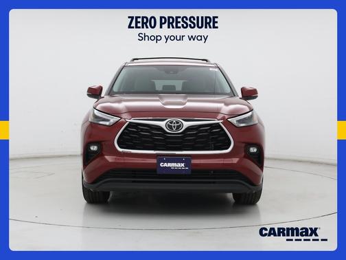Red 2023 Toyota Highlander LE