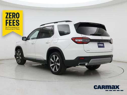 White 2024 Honda Pilot Elite