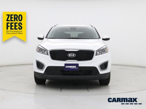 White 2018 Kia Sorento L