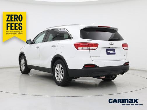White 2018 Kia Sorento L