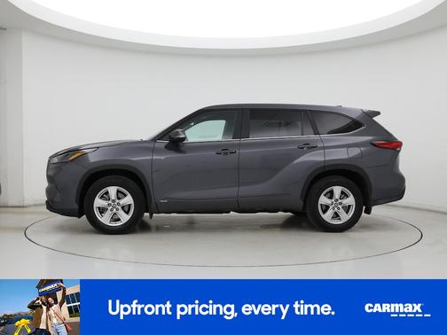 Gray 2023 Toyota Highlander Hybrid LE