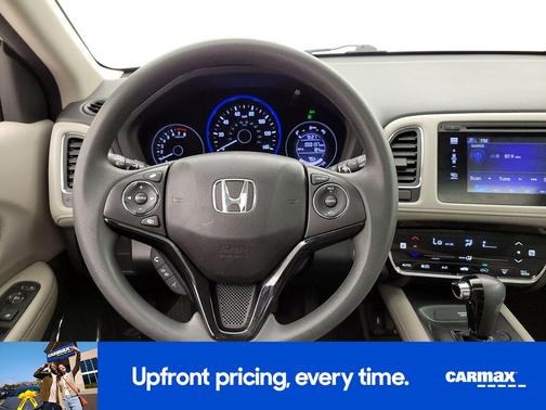White 2018 Honda HR-V EX