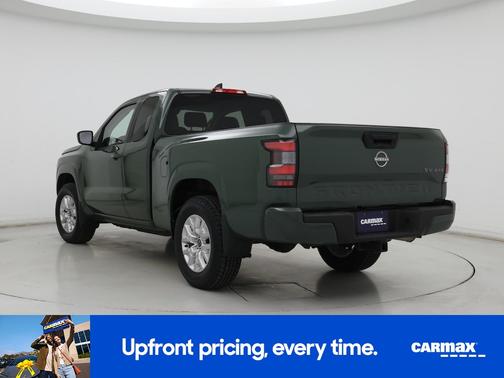 Green 2022 Nissan Frontier SV