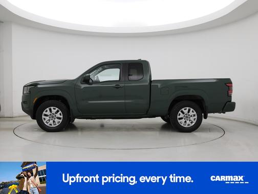 Green 2022 Nissan Frontier SV