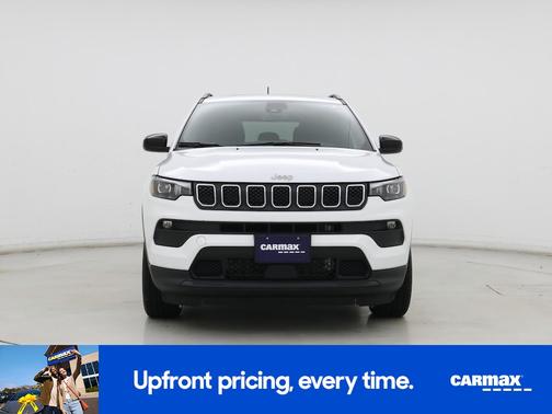 White 2024 Jeep Compass Latitude Lux