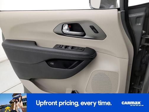 Gray 2022 Chrysler Pacifica Hybrid Touring L