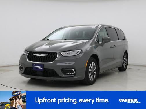 Gray 2022 Chrysler Pacifica Hybrid Touring L