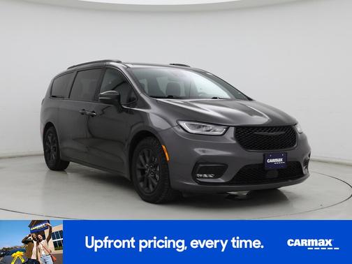 Gray 2023 Chrysler Pacifica Touring