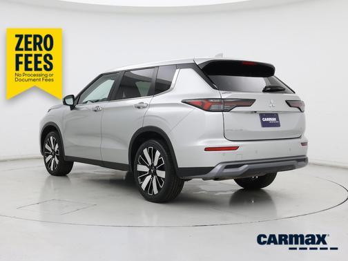 Silver 2025 Mitsubishi Outlander SE