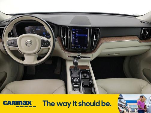 2021 Volvo XC60 T5 Momentum