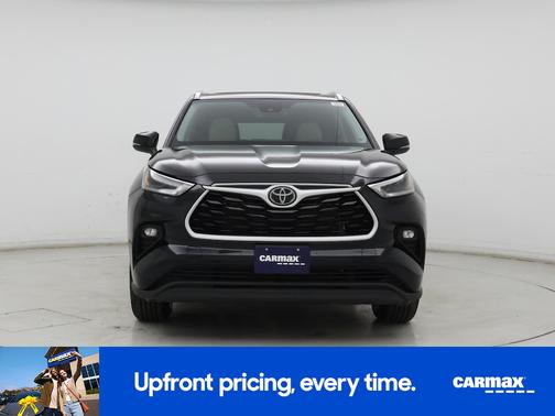 Black 2021 Toyota Highlander XLE