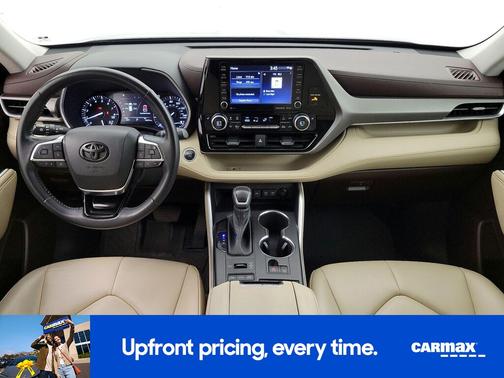 Black 2021 Toyota Highlander XLE