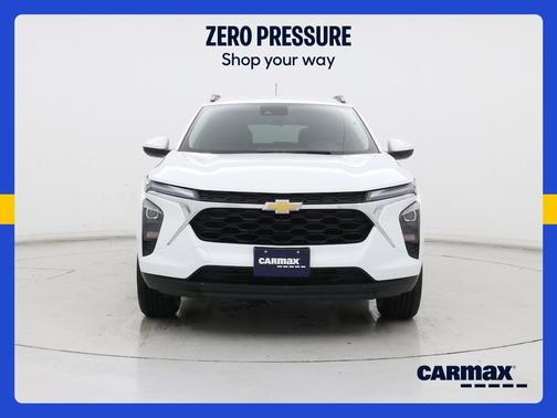 White 2025 Chevrolet Trax LT