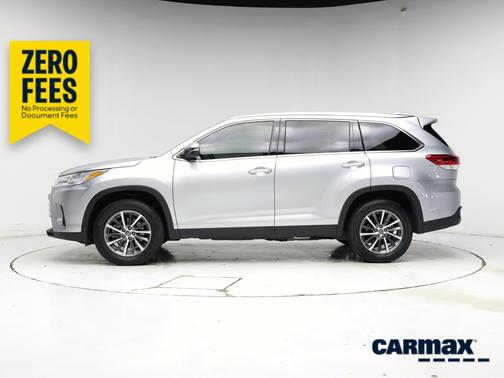 Silver 2019 Toyota Highlander XLE