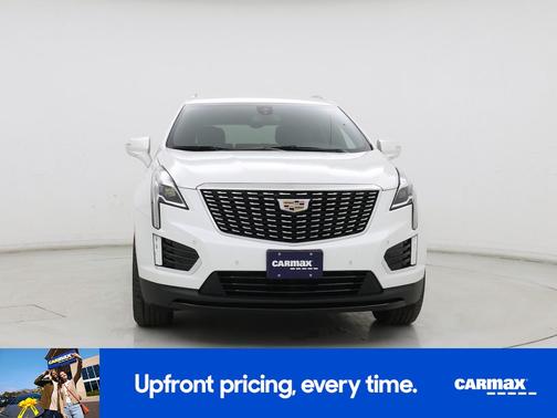 White 2023 Cadillac XT5 Luxury