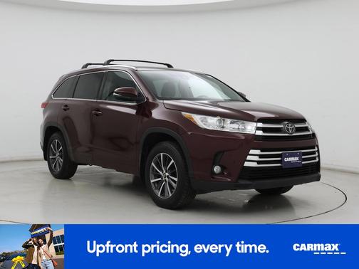 Burgundy 2017 Toyota Highlander SE