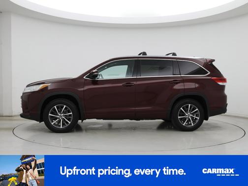 Burgundy 2017 Toyota Highlander SE
