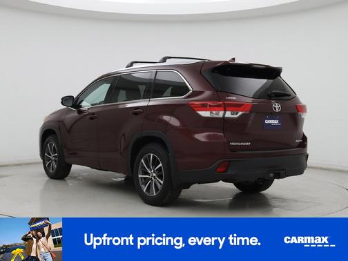 Burgundy 2017 Toyota Highlander SE