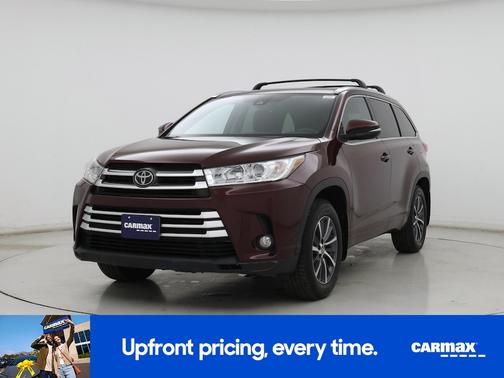 Burgundy 2017 Toyota Highlander SE