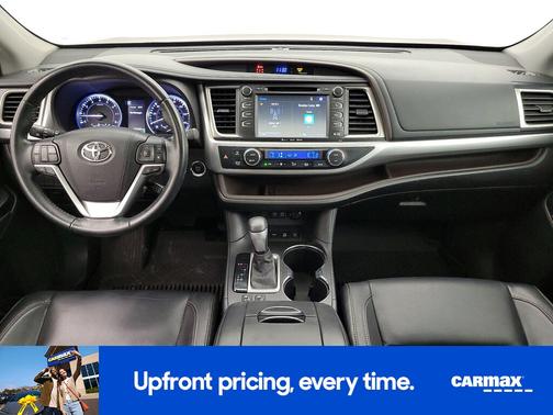 Burgundy 2017 Toyota Highlander SE