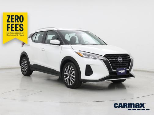White 2023 Nissan Kicks SV