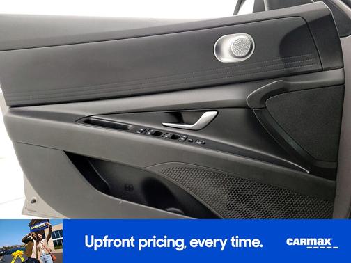 Gray 2021 Hyundai ELANTRA SE