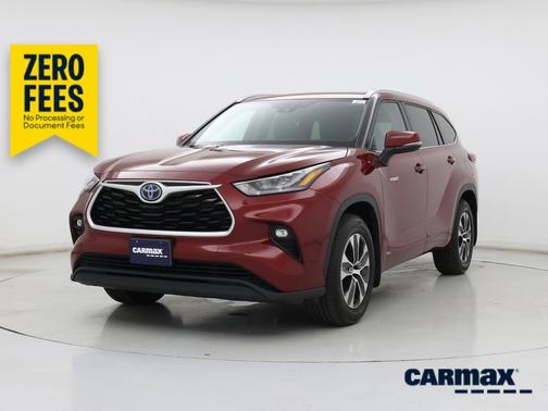 Red 2020 Toyota Highlander Hybrid XLE