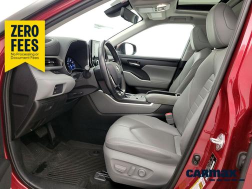 Red 2020 Toyota Highlander Hybrid XLE